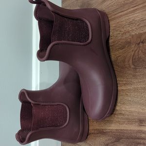 Croc's Chelsea Boot